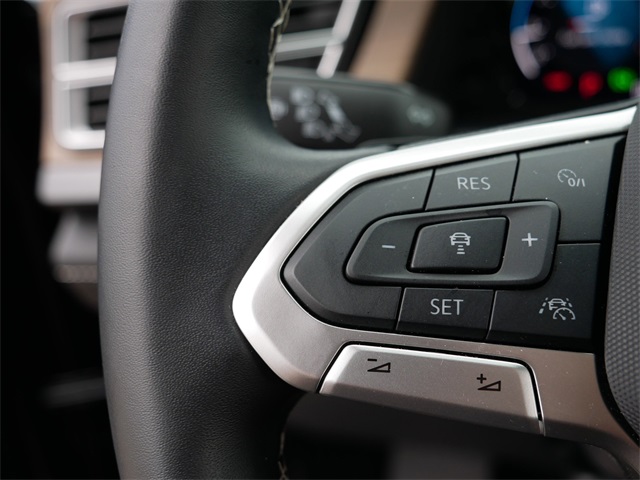 2025 Volkswagen Atlas SE Technology photo 25