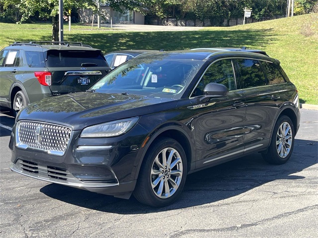 2022 Lincoln Corsair Standard photo 4