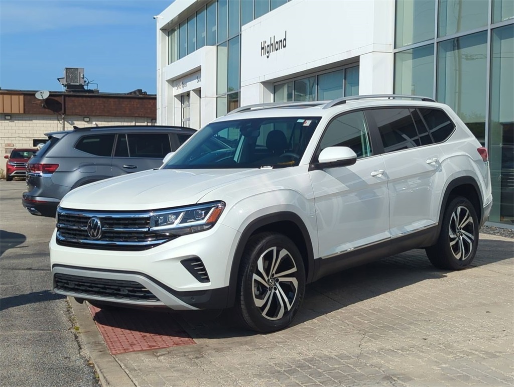 2022 Volkswagen Atlas SEL photo 3