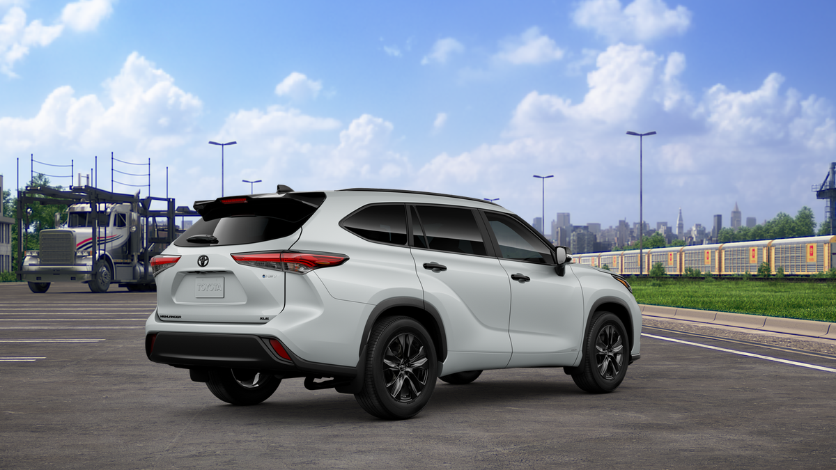 2025 Toyota Highlander Hybrid XLE photo 10