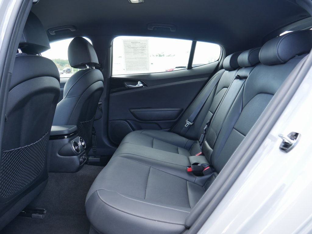 2022 Kia Stinger GT-Line photo 13
