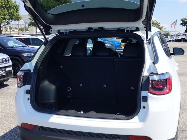2026 Jeep Compass Latitude Altitude Special Edition photo 25