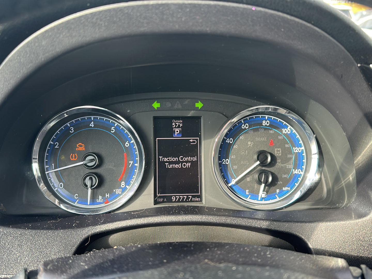 2018 Toyota Corolla SE photo 9