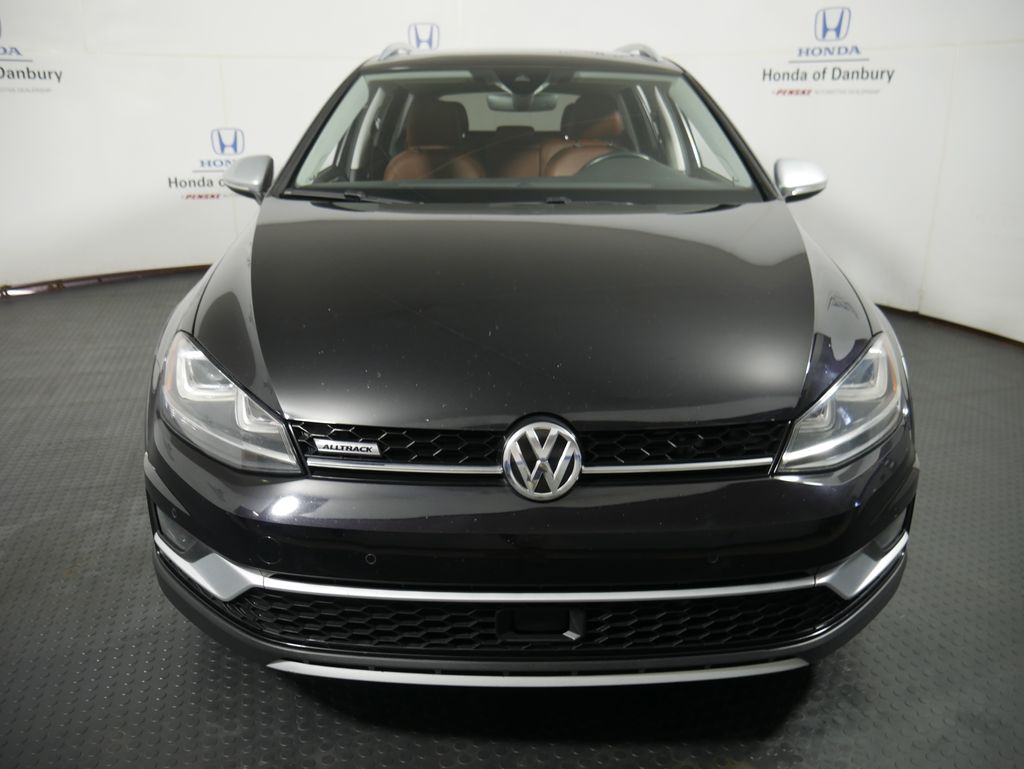 2017 Volkswagen Golf Alltrack TSI S 4Motion photo 2