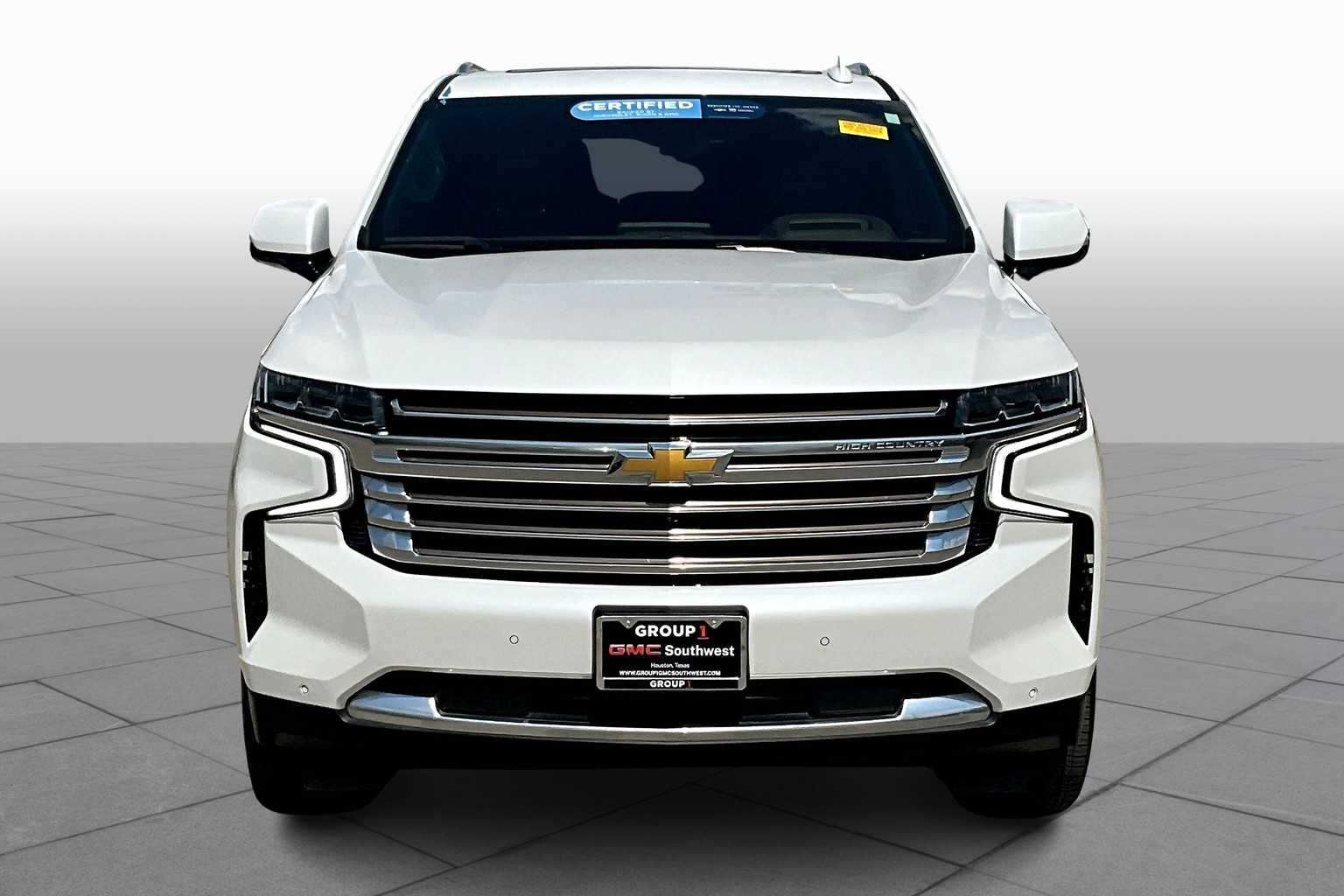 2023 Chevrolet Suburban High Country photo 3