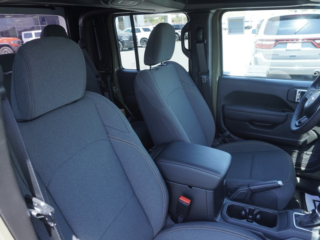 2025 Jeep Gladiator Sport photo 21