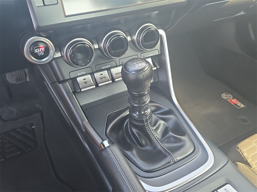 2023 Toyota GR86 Base photo 29