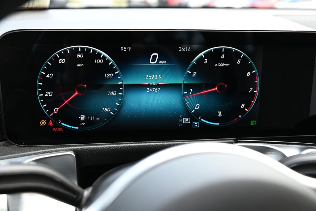 2022 Mercedes Benz GLB 250 photo 18