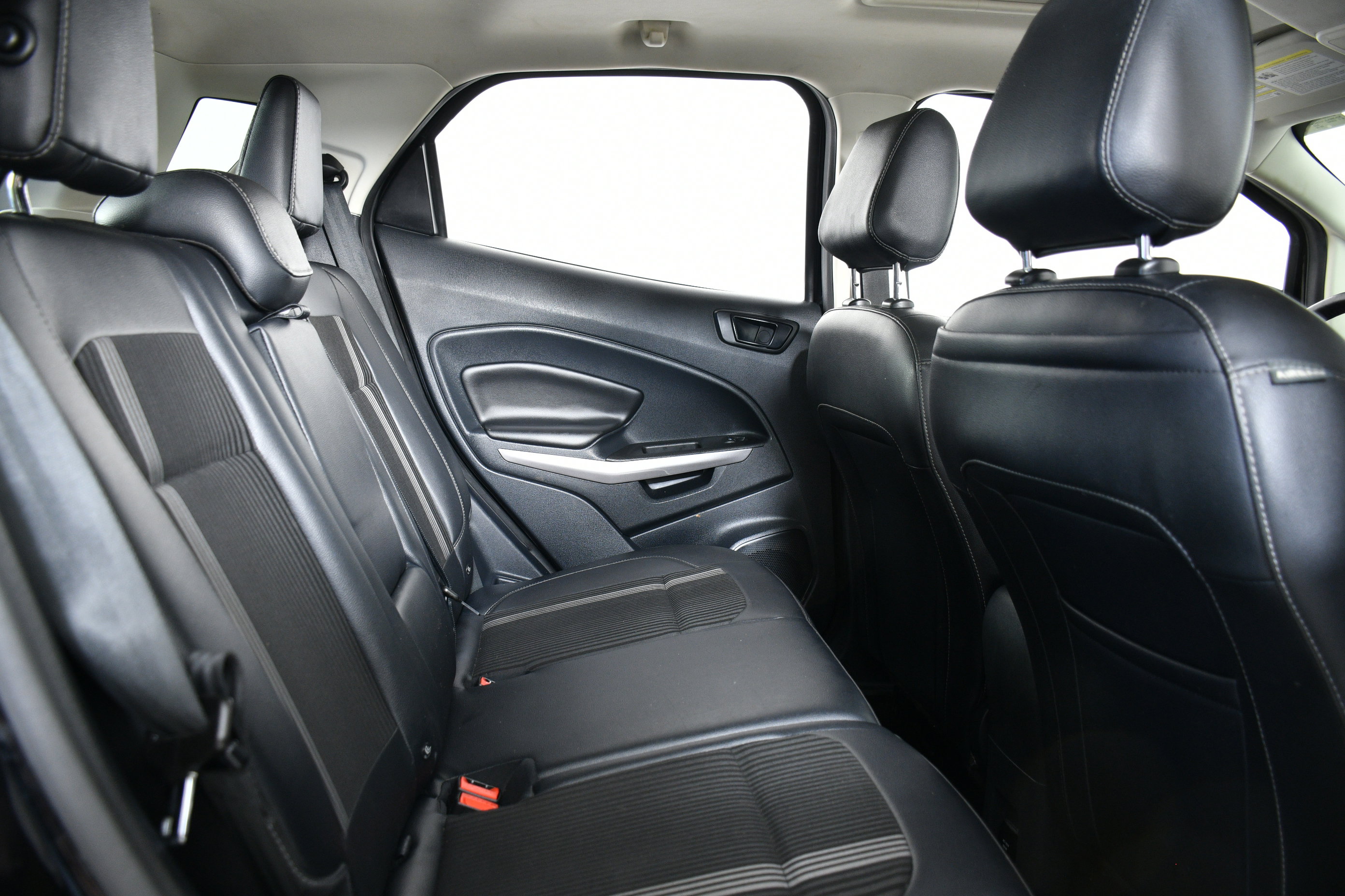 2020 Ford EcoSport SES photo 22