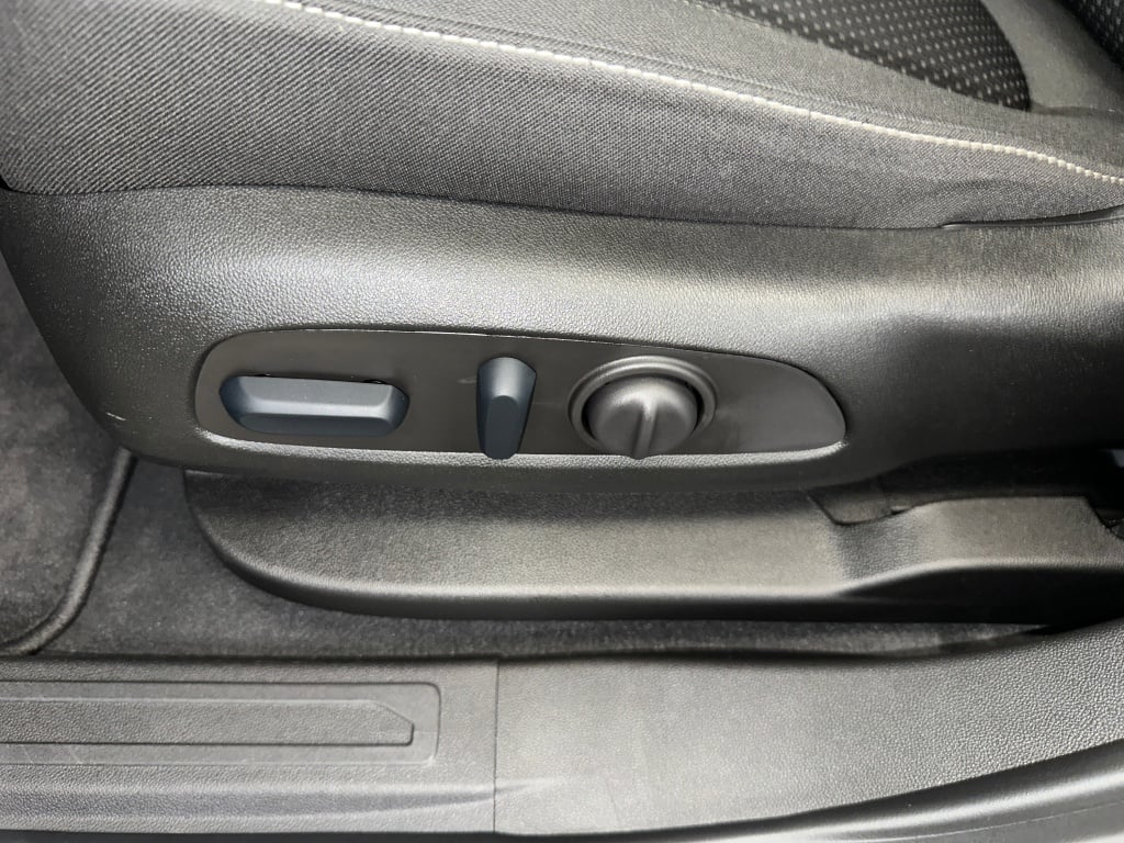 2023 Gmc Acadia SLE photo 2