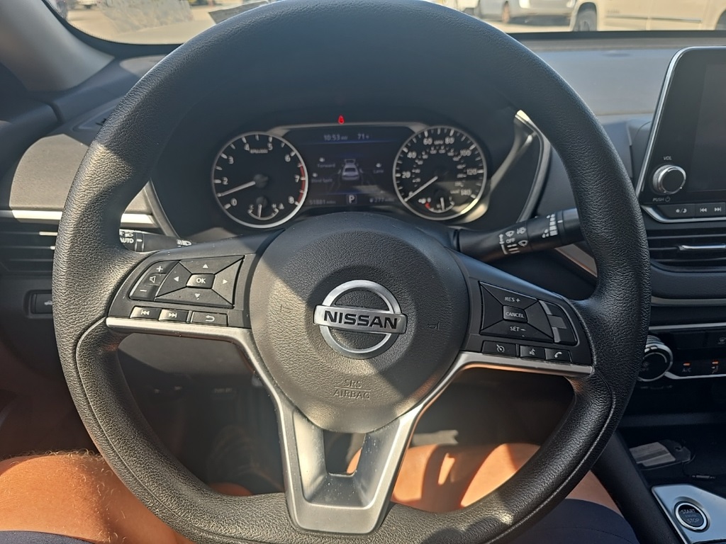 2022 Nissan Altima 2.5 SV photo 12