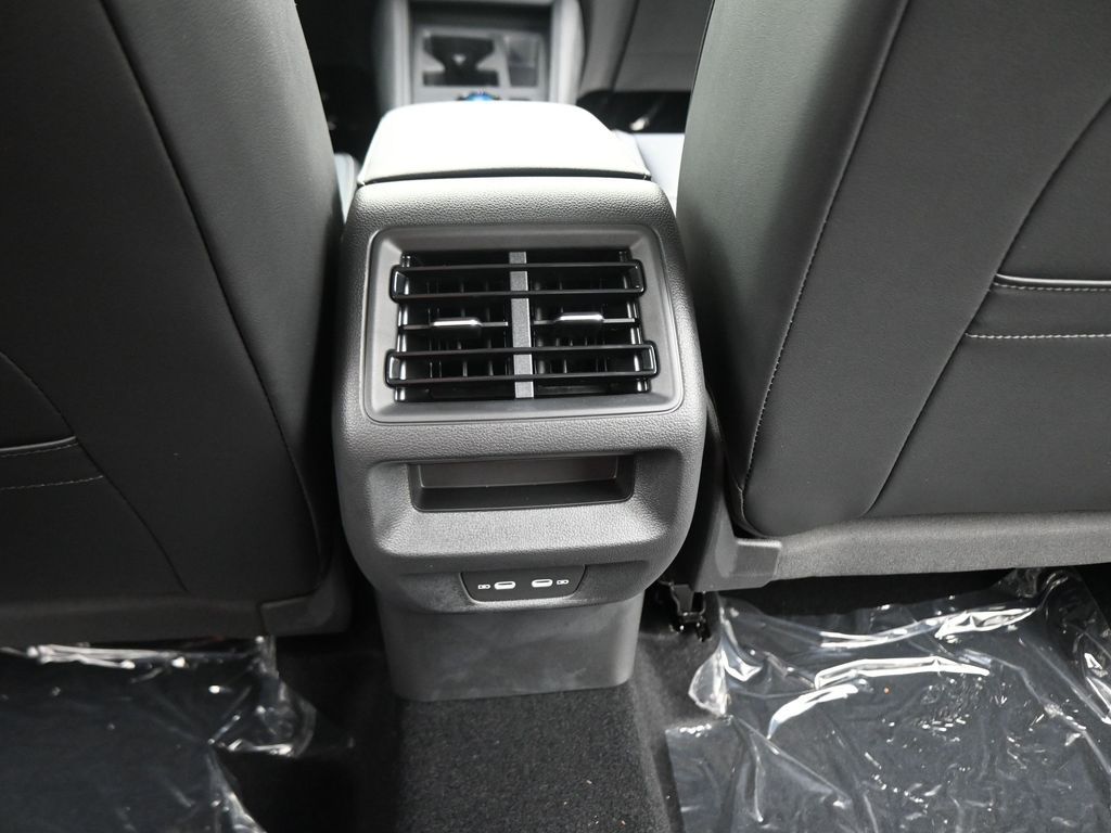 2025 Volkswagen Tiguan SE photo 39