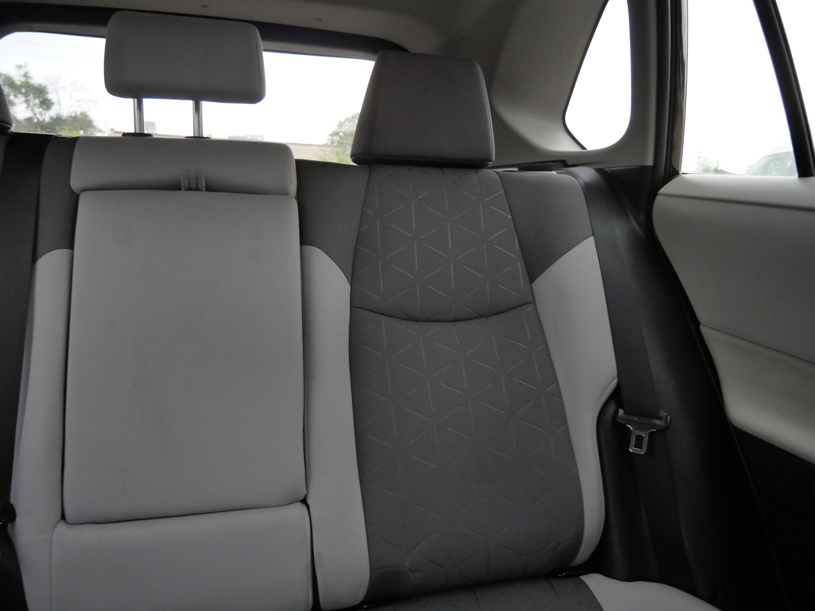 2023 Toyota RAV4 Hybrid XLE photo 13