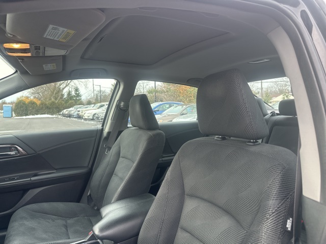 2017 Honda Accord EX photo 4