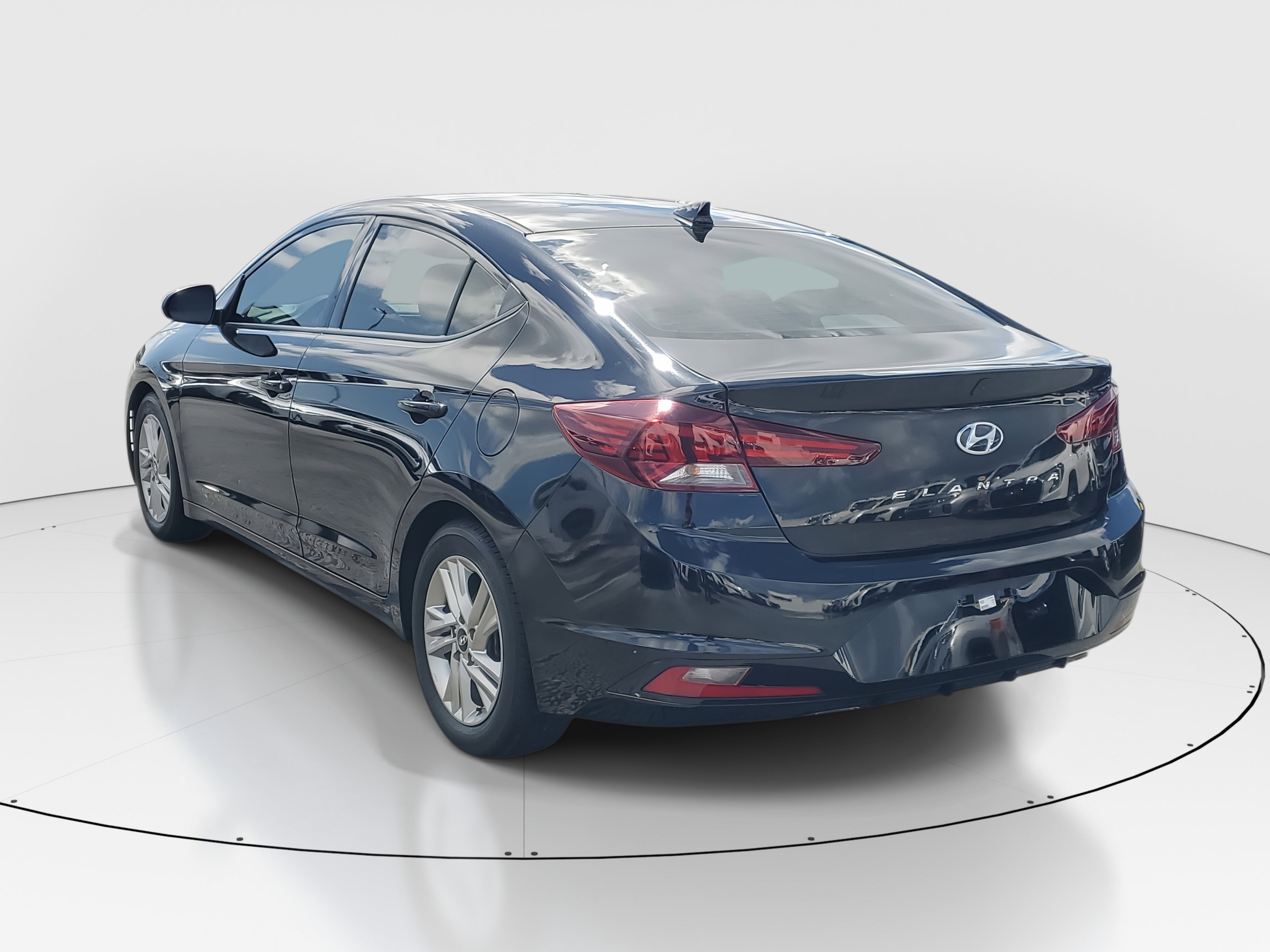 2020 Hyundai Elantra Value Edition photo 5
