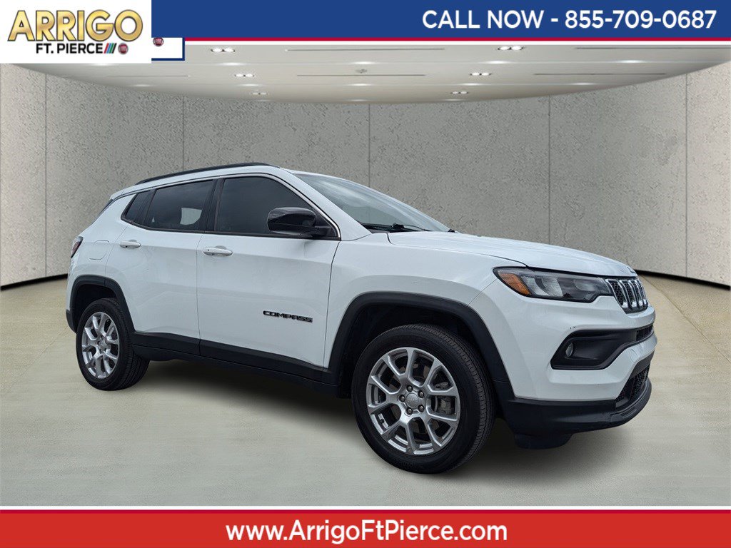 2024 Jeep Compass Latitude Lux's photo