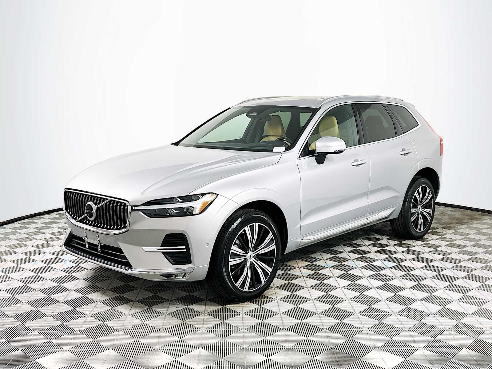 2022 Volvo XC60 Inscription photo 2