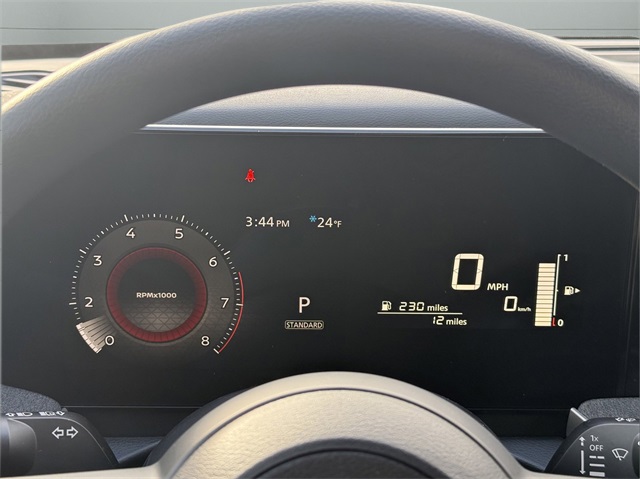 2025 Nissan Kicks SV photo 12