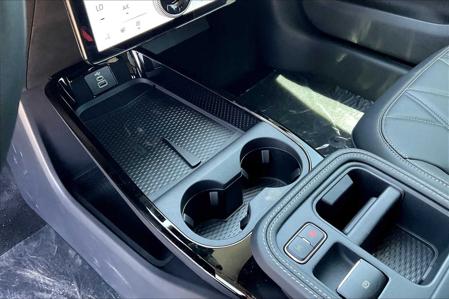 2025 Ford Mustang Mach-E Select photo 7