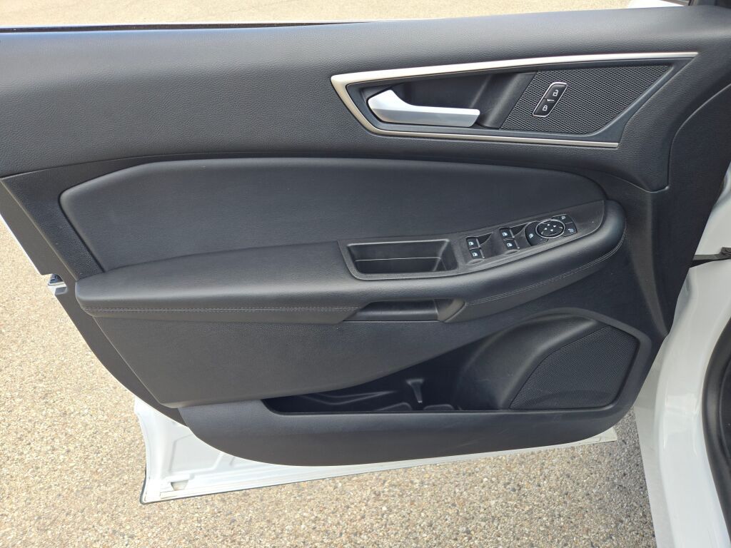 2024 Ford Edge SEL photo 18