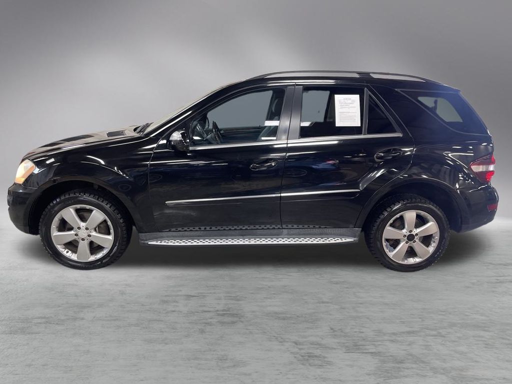 2010 Mercedes Benz ML 350 4MATIC photo 2