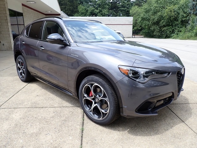 2025 Alfa Romeo Stelvio Sprint Base photo 7