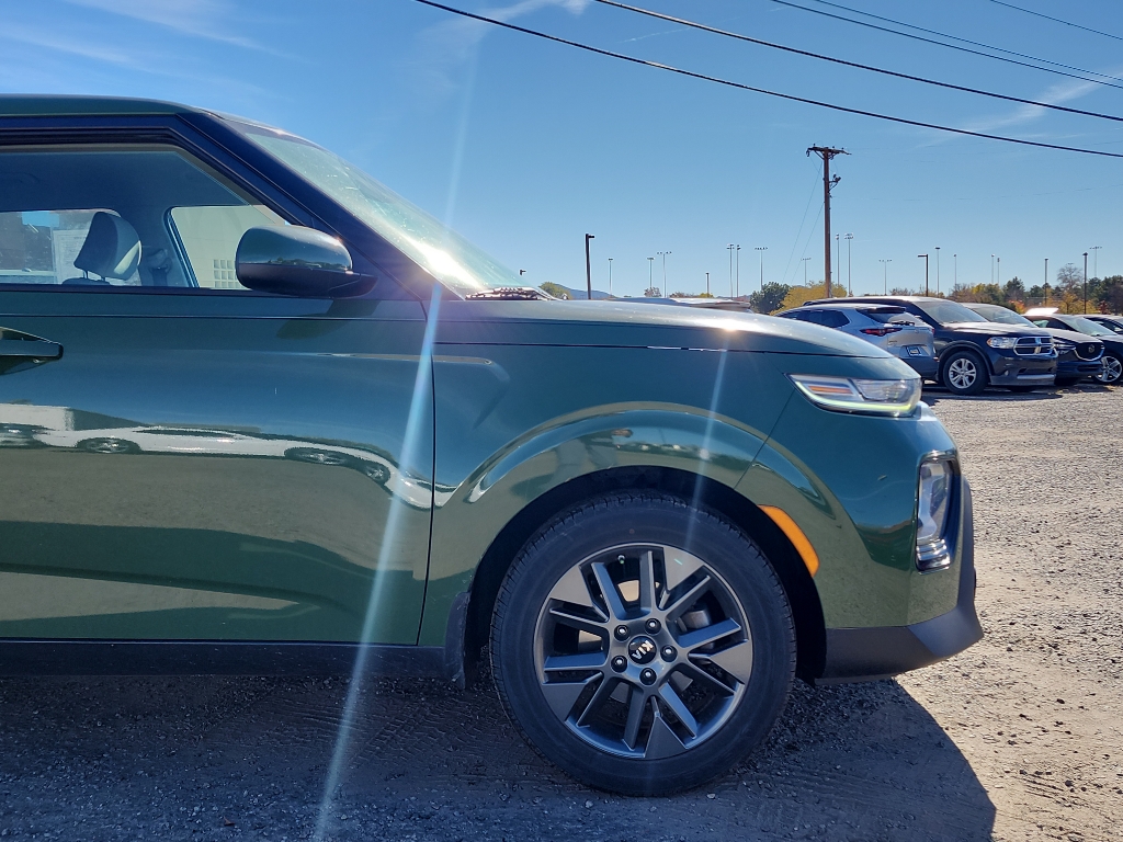 2020 Kia Soul EX photo 2