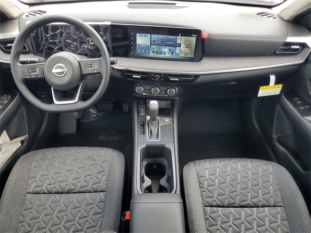 2025 Nissan Kicks SV photo 6