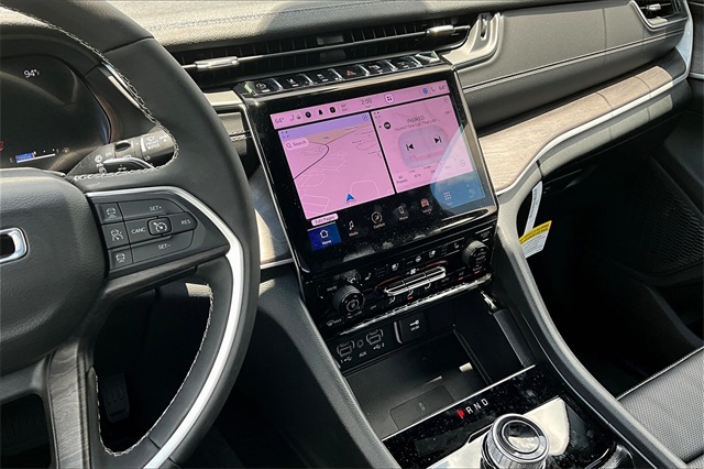 2025 Jeep Grand Cherokee Limited photo 4