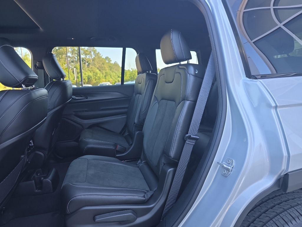 2025 Jeep Grand Cherokee Altitude X photo 21