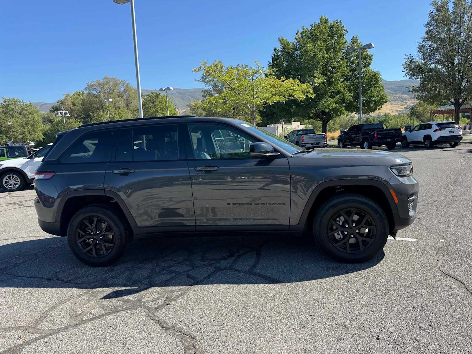 2025 Jeep Grand Cherokee Altitude X photo 3