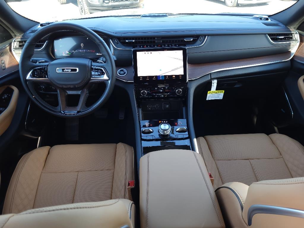2024 Jeep Cherokee Summit photo 28