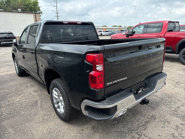 2026 Chevrolet Silverado 1500 LT photo 2