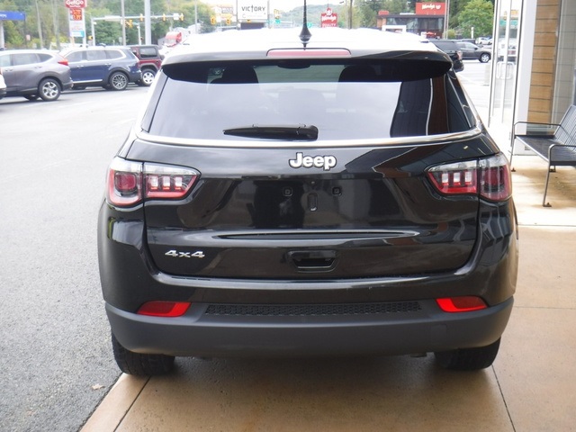 2023 Jeep Compass Sport photo 8
