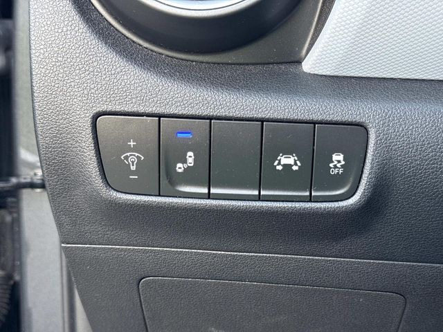 2020 Hyundai Kona SEL Plus photo 26