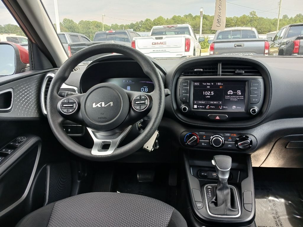2023 Kia Soul LX photo 11