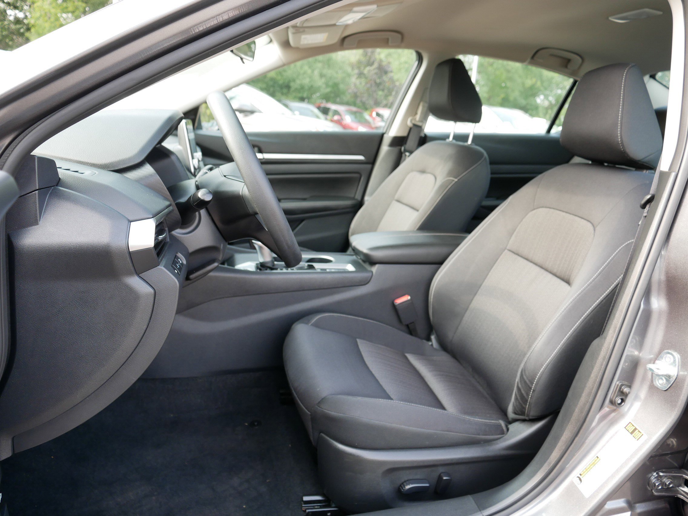 2022 Nissan Altima 2.5 SV photo 34