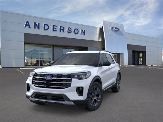2025 Ford Explorer photo 2