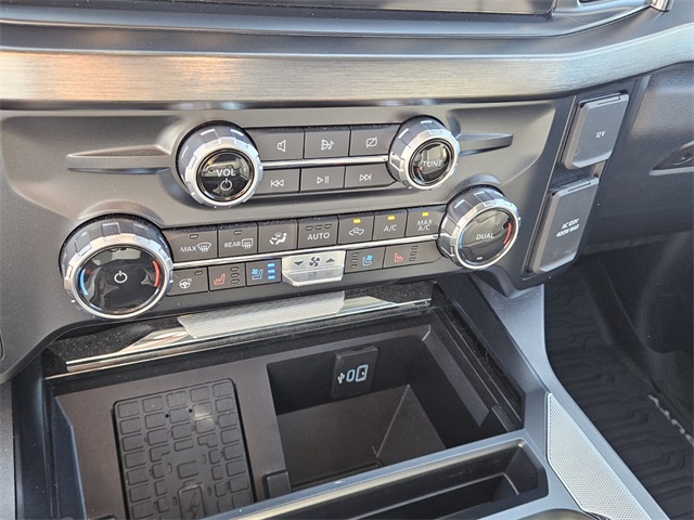 2023 Ford F-250 Lariat photo 20