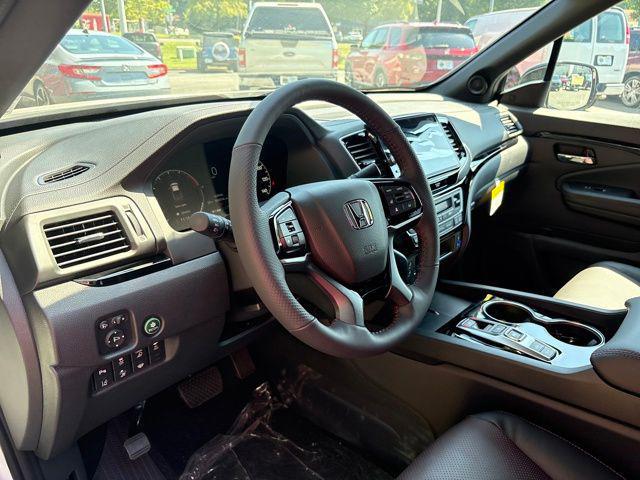 2025 Honda Ridgeline Black Edition photo 3