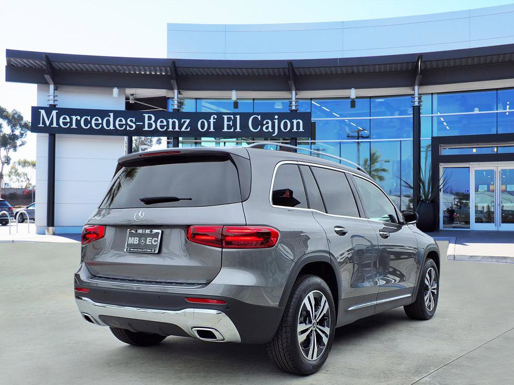 2026 Mercedes Benz GLB 250 photo 2