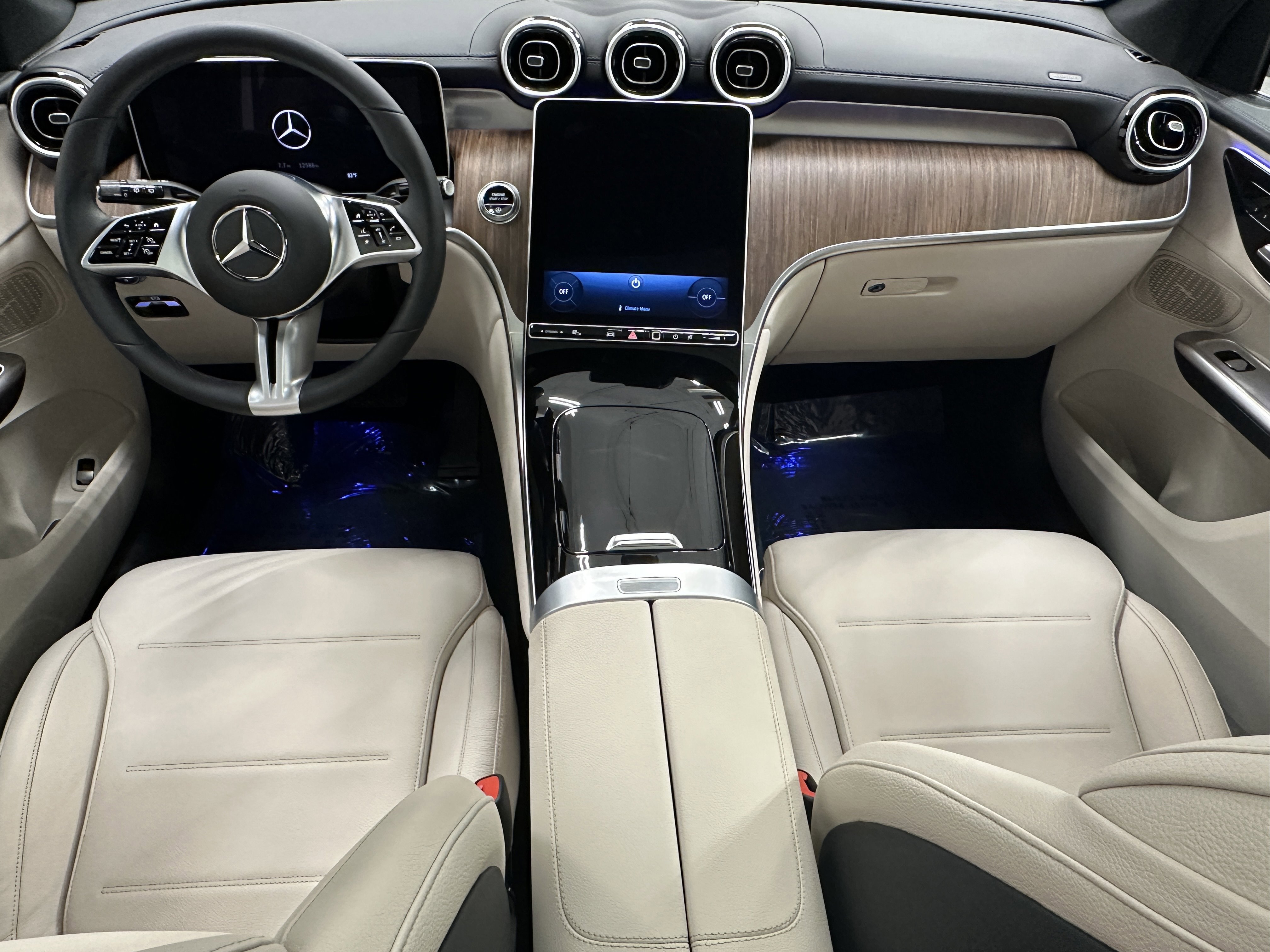 2024 Mercedes Benz GLC 300 photo 13