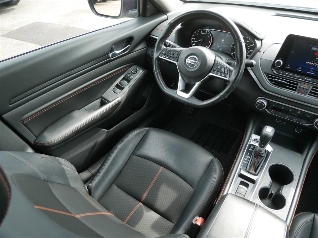 2022 Nissan Altima 2.5 SR photo 12