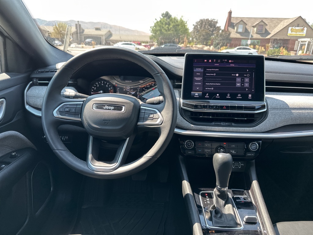 2023 Jeep Compass Latitude photo 12