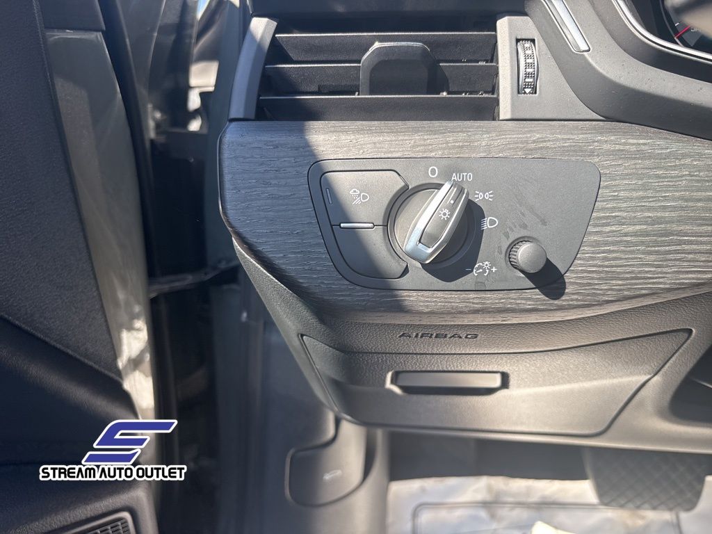 2023 Audi A4 45 S line Premium Plus photo 21