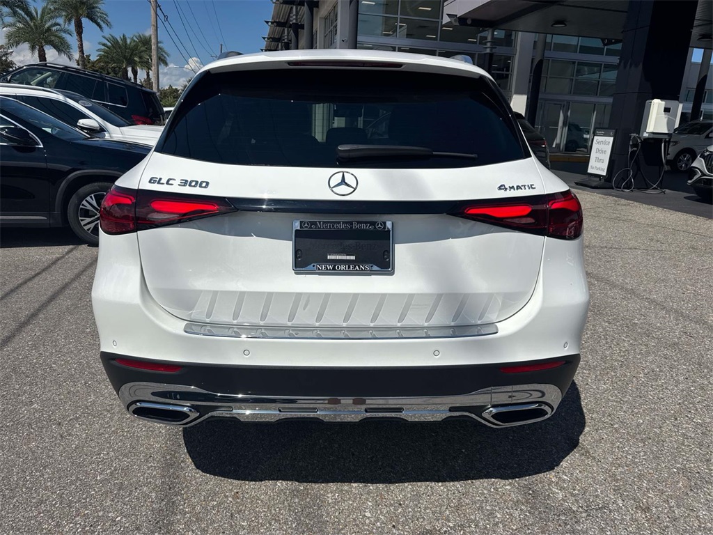 2025 Mercedes Benz GLC 300 4MATIC photo 4