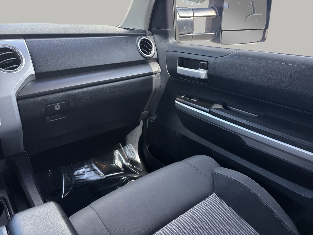 2016 Toyota Tundra SR5 photo 14