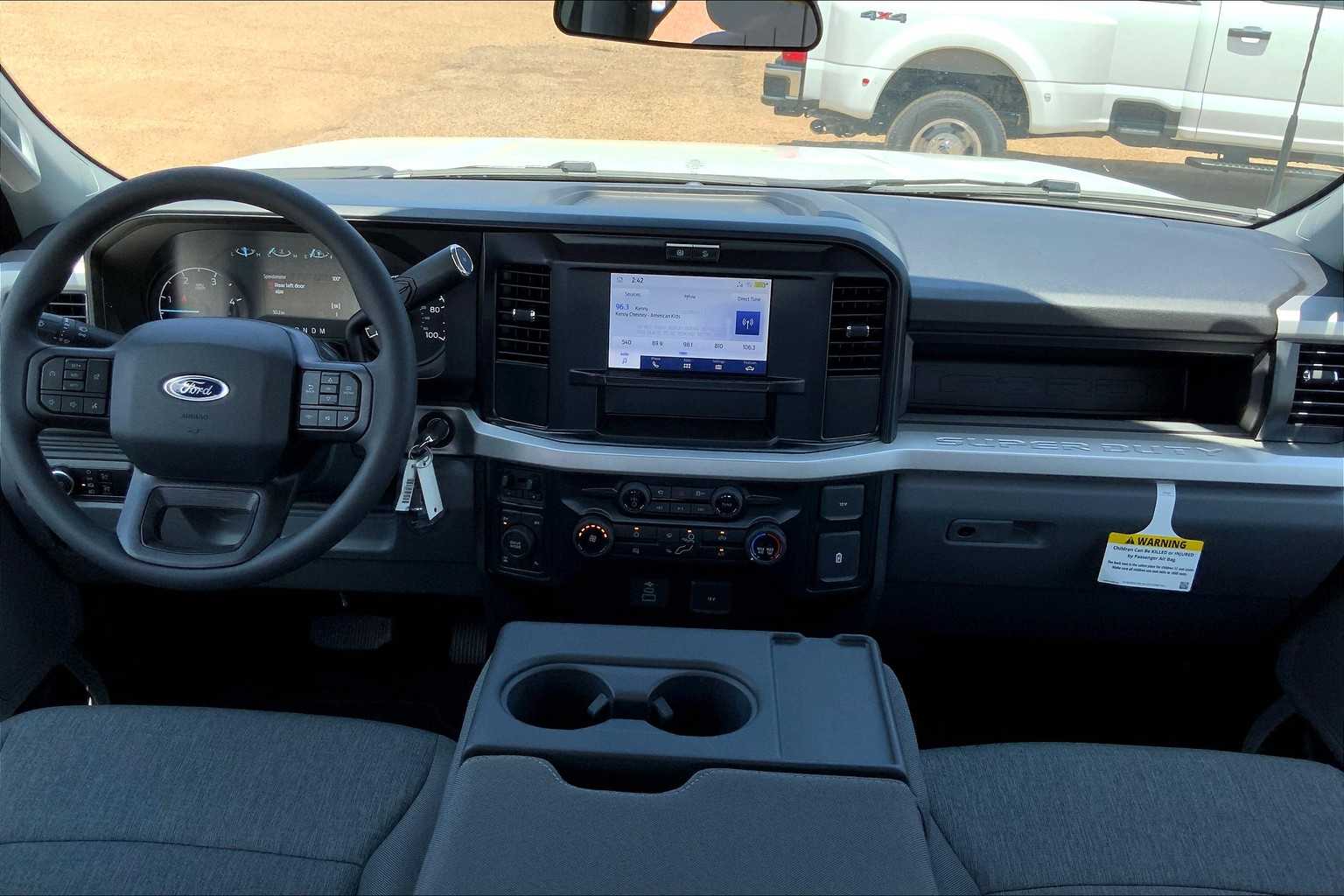 2025 Ford F-250 XL photo 5