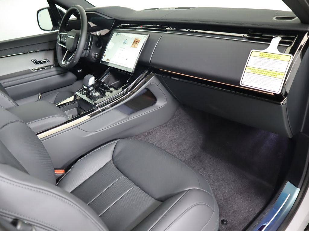 2025 Land Rover Range Rover Sport SE photo 17