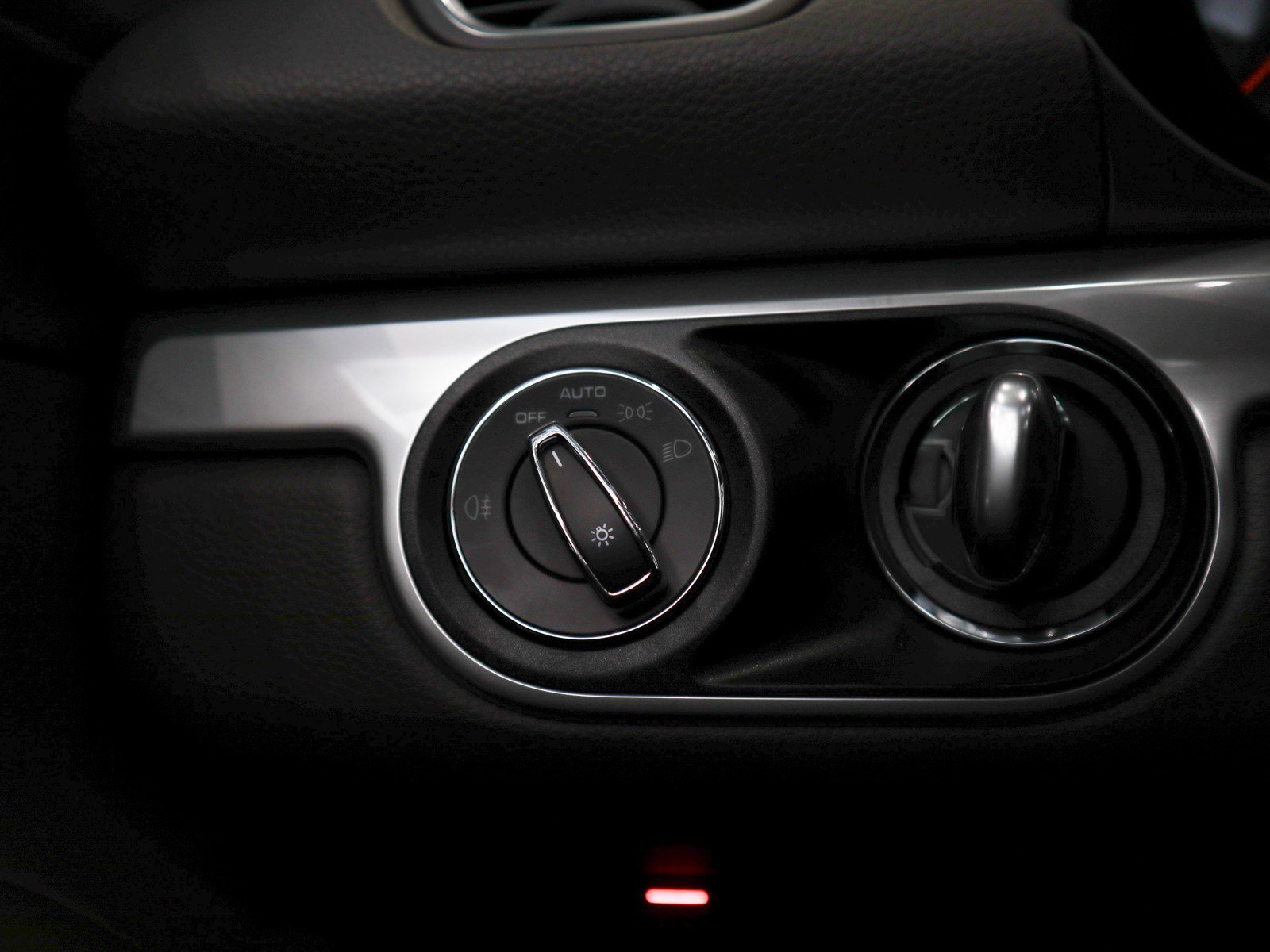 New 2025 Aventurine Green Metallic Porsche  image 23